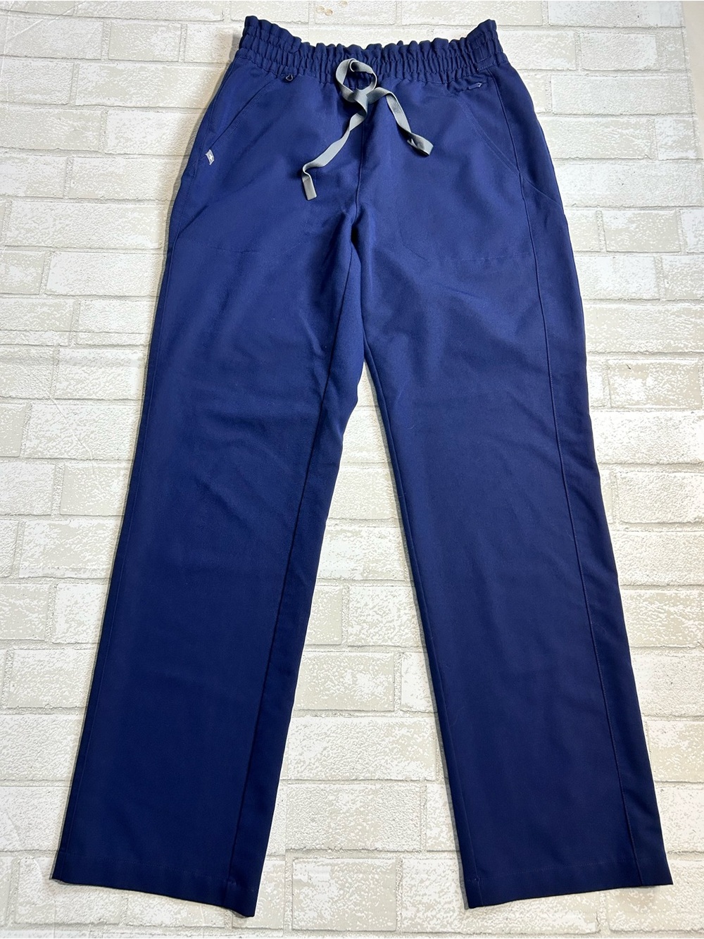 Figs Women's Navy Straight leg Scrubs small Style 1001674R